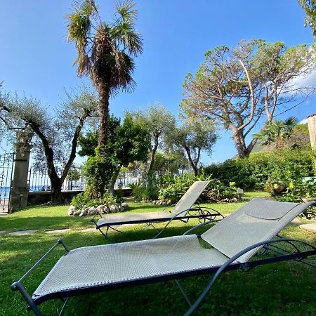 Casa Vacanze Gabbianella Villa Con Giardino Lungolago Maderno Toscolano Maderno Eksteriør billede